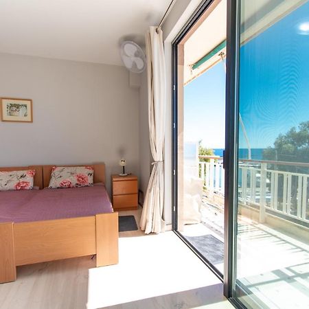 Lavish & Spacious Apt With Stunning Seaview, 10 Min Ath Airport 아르테미다 외부 사진